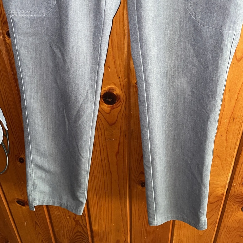 FIGS Catarina Scrub Tops for Women — Classic Fit, 1 Pocket FIGS YOLA pants XS/SM - Picture 7 of 17